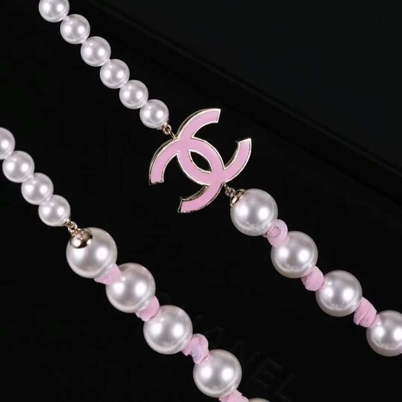 Authentic Chanel Pearl Chain Necklace - Picture 5 of 9